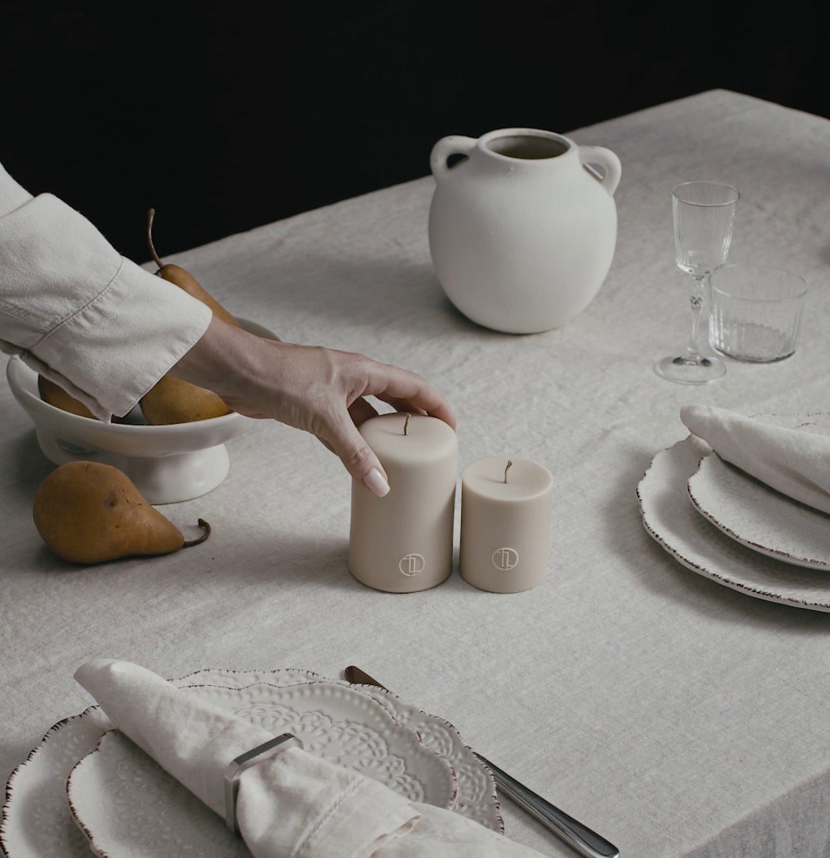 Soy Wax candle on the table FOrme Collection
