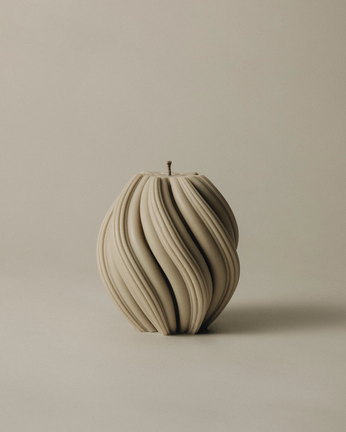 Swirl Candle - Medium - Olive Beige